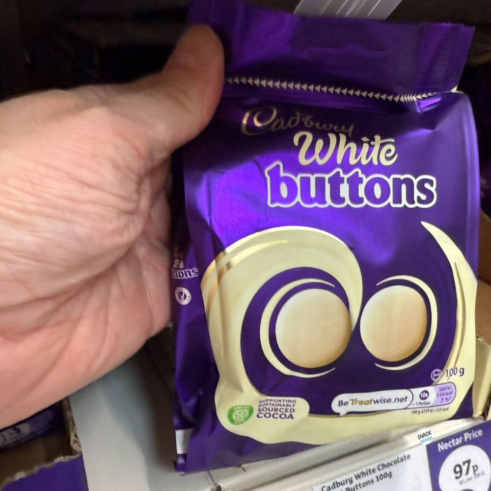 C'bury White Giant Buttons Chocolate 100g